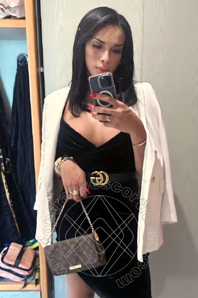Foto selfie 17 di Arianna Ferrari Pornostar transescort Napoli