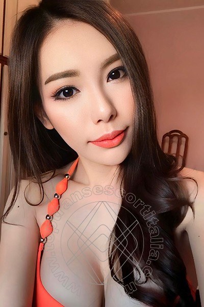 Foto selfie 10 di Miya Thai transescort Parigi