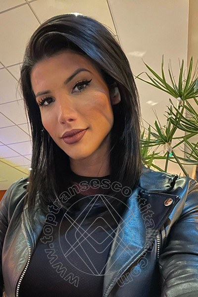 Foto selfie 3 di Victoria Carvalho Pornostar transescort Torino