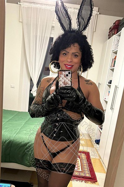 Foto selfie 3 di Thayla Santos Pornostar transescort Milano