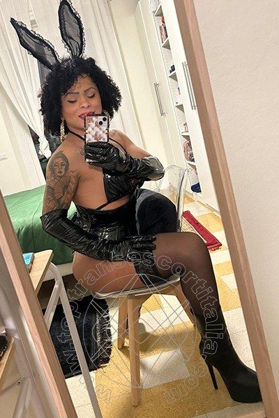 Foto selfie 2 di Thayla Santos Pornostar transescort Milano