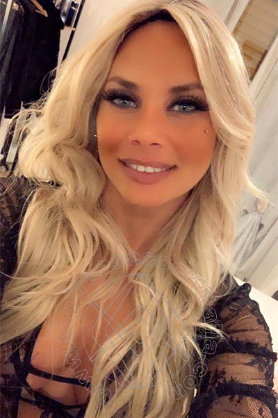 Foto selfie 24 di Bruna Dior transescort Alba Adriatica