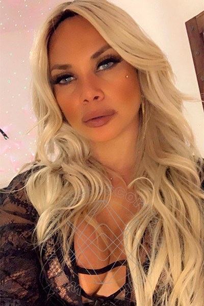 Foto selfie 23 di Bruna Dior transescort Alba Adriatica
