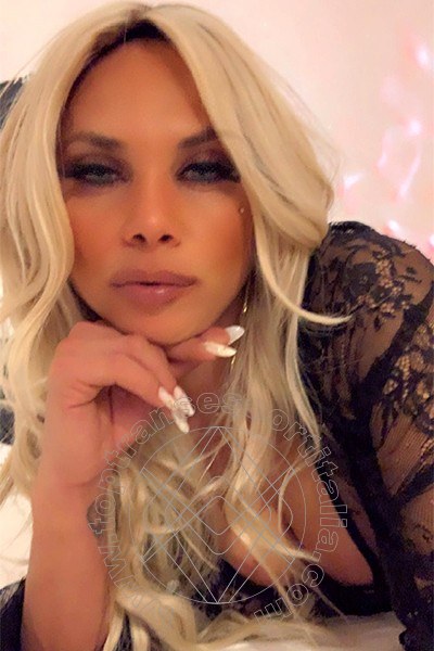 Foto selfie 20 di Bruna Dior transescort Alba Adriatica