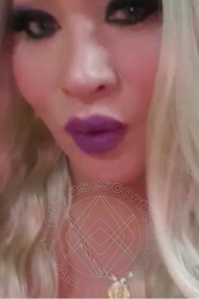 Foto selfie 2 di Karolina transescort Vibo Valentia