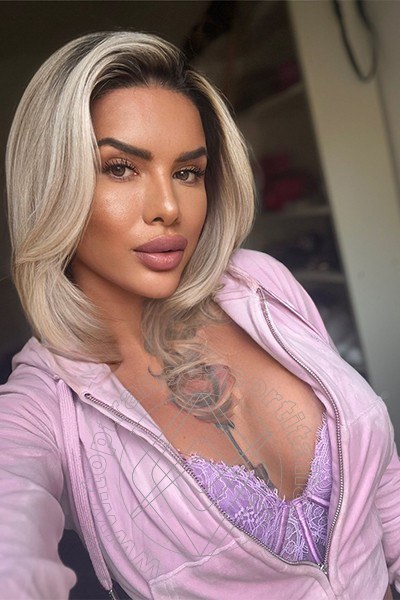 Foto selfie 35 di Rebecca Hot transescort Roma