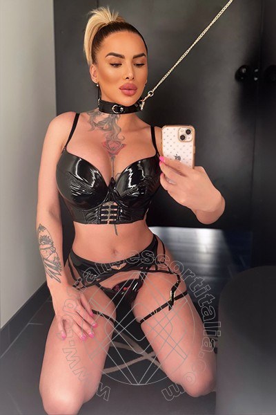 Foto selfie 34 di Rebecca Hot transescort Roma