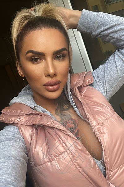 Foto selfie 33 di Rebecca Hot transescort Roma
