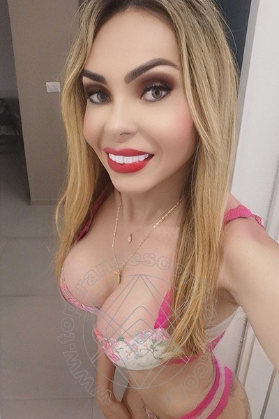 Foto selfie 9 di Chrystal Medeiros Pornostar transescort Montesilvano