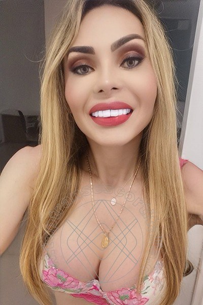 Foto selfie 8 di Chrystal Medeiros Pornostar transescort Montesilvano