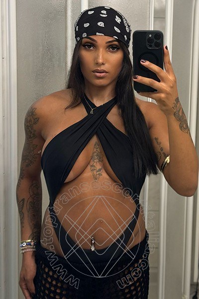 Foto selfie 9 di Rafaella Oliveira transescort Lecce