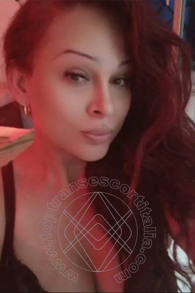 Foto selfie di Giulia Hot transescort Napoli