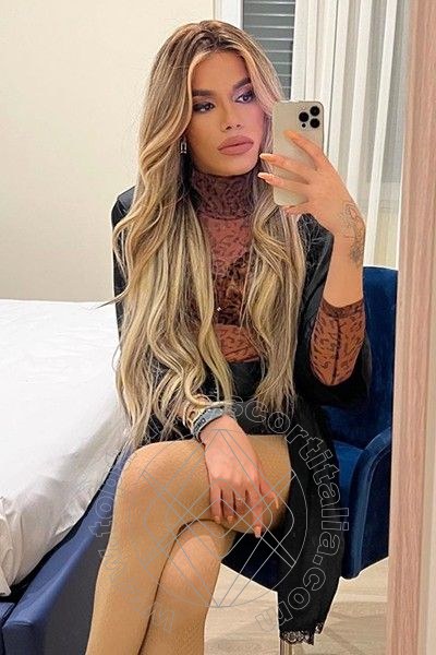 Foto selfie 46 di Rafaella Menicucci Xxl transescort Napoli