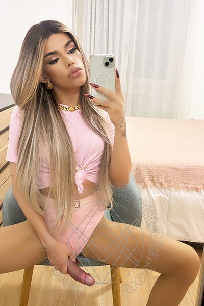 Foto selfie hot 15 di Rafaella Menicucci Xxl transescort Napoli