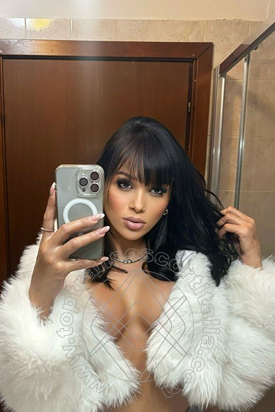 Foto selfie 18 di Rafaela Bastos transescort Rimini