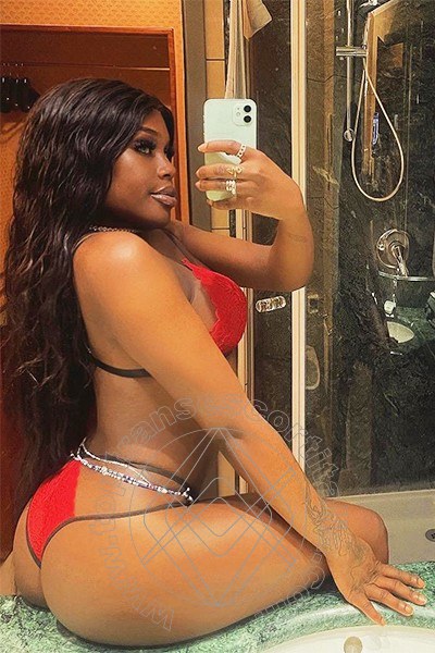 Foto selfie 1 di Nimat transescort Roma