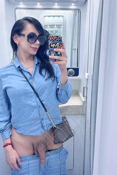 Foto selfie hot di Iris Hot transescort Bra