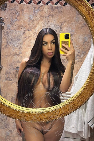 Foto selfie 3 di Alícia Lins transescort Rimini
