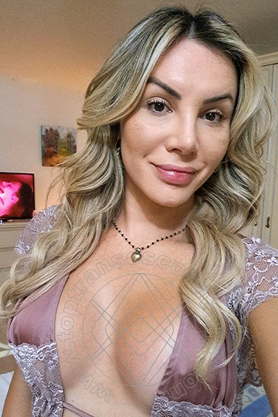 Foto selfie di Luisa Mello transescort Lecce