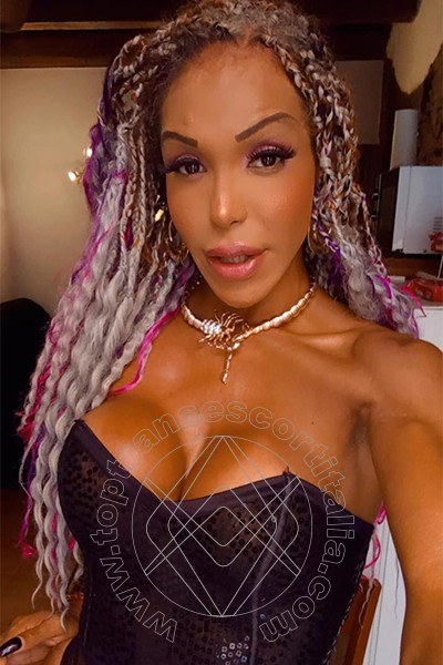 Foto selfie 22 di Wanessa Armani transescort Frosinone