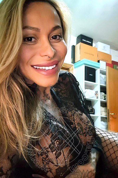 Foto selfie 12 di Alessandra Toledo Pornostar transescort Rimini