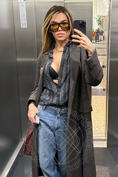 Foto selfie 6 di Rafaella Menicucci Xxl transescort Napoli