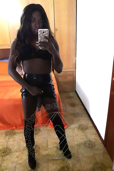 Foto selfie hot di Safira Sant'z transescort Milano