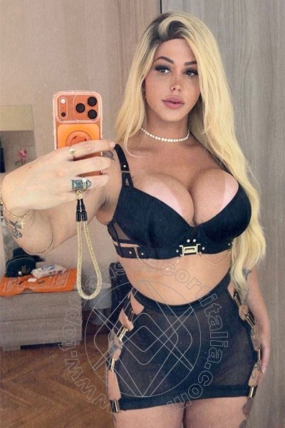 Foto selfie di Yara rios transescort Napoli