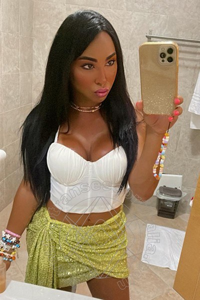 Foto selfie 2 di Jennifer Anguria Pornostar transescort Civitanova Marche