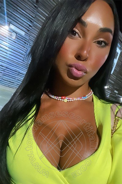 Foto selfie 1 di Jennifer Anguria Pornostar transescort Civitanova Marche