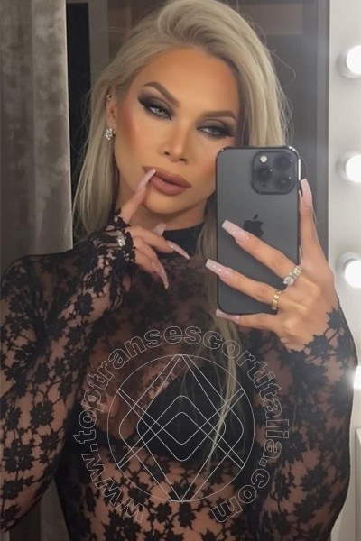 Foto selfie 14 di Bruna Dior transescort Alba Adriatica