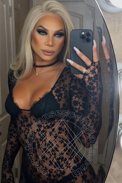 Foto selfie 6 di Bruna Dior transescort Alba Adriatica