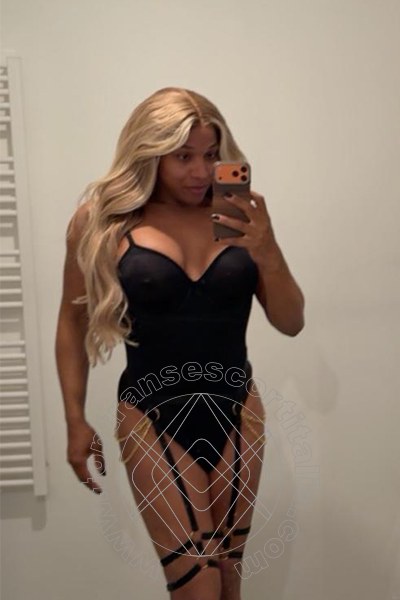 Foto selfie 2 di Adriana transescort Napoli