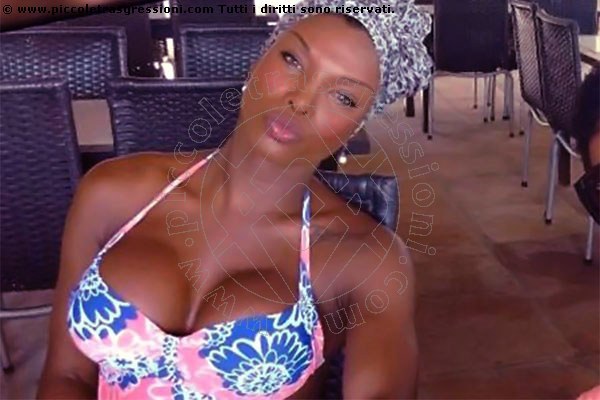 Foto selfie 2 di Naomi Black Hammer Pornostar transescort Mannheim